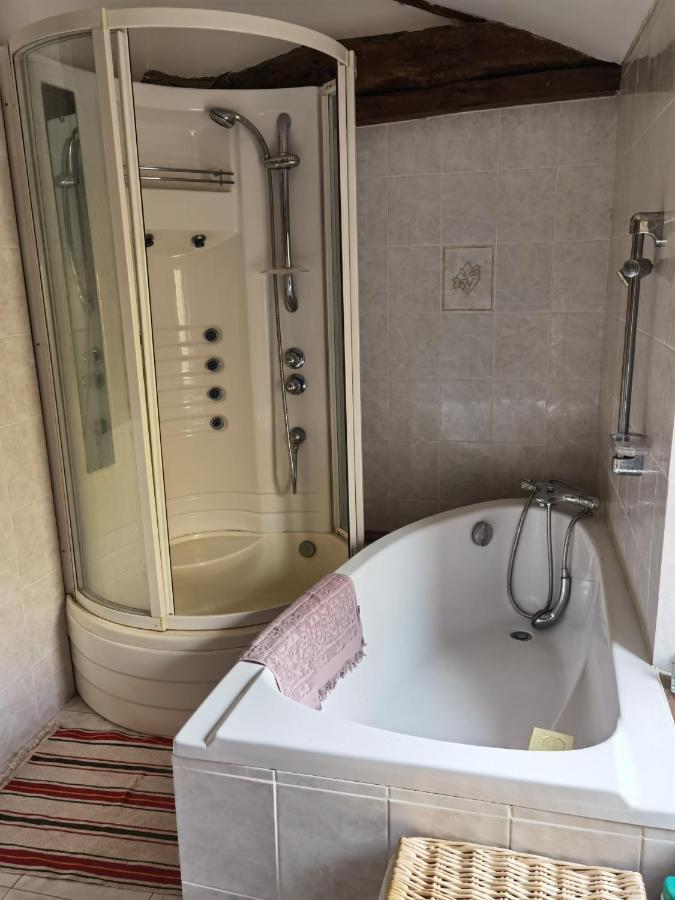 Chambres D Hotes L'Agape Saint-Martial-sur-Isop Kültér fotó
